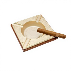 Cendrier au design fabuleux en bois et laiton, forme carrée, taille personnalisée, par Home Arts - Product Image 1