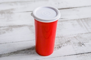 Gobelet en plastique polypropylène de qualité alimentaire réutilisable avec couvercle à clip, léger, coloré, pour eau et jus, vente en gros - Product Image 6