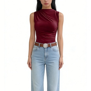 Top sin mangas asimétrico plisado con cuello simulado para mujer - Camisa casual de satén ajustada a la moda - Product Image 1
