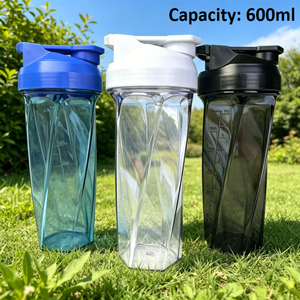 Botella mezcladora de plástico de 600 ml con tapa libre de BPA para uso deportivo en el gimnasio y camping. - Product Image 1