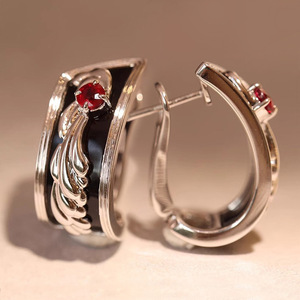Boucles d'oreilles en plumes unisexes, coloris noir et rouge, boucles d'oreilles pour usage quotidien, accessoires d'oreille de style rétro - Product Image 4