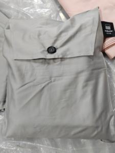 Оптовый комплект постельного белья класса люкс из 100% хлопка (60S): простыня на резинке, наволочки и пододеяльник, однотонные серые и белые - Product Image 5