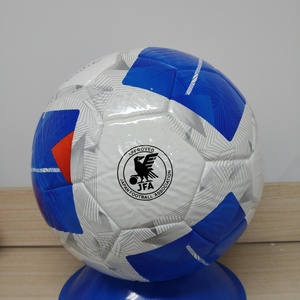 Ballon de football/soccer en cuir PU résistant à l'usure, personnalisé de haute qualité, pour usage intérieur/extérieur, durable pour la compétition et l'entraînement - Product Image 3