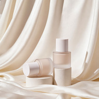 Flacon pompe cylindrique de luxe personnalisé de 50 ml en verre à fond épais pour lotion, fond de teint, sérum, cosmétiques et soins de la peau rechargeable