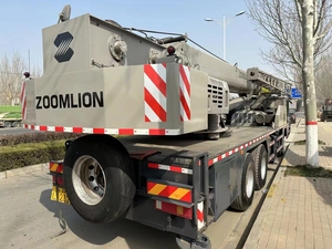 Grue sur camion Zoomlion ZTC251V451/452 25T d'occasion avec boîte de vitesses et pompe, très rentable et à faible consommation de carburant - Product Image 5