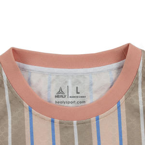 Maillot de football classique personnalisé, respirant, à séchage rapide, léger, à manches courtes, avec un design rayé rétro - Product Image 4