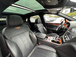 รถยนต์มือสองขายส่ง Continental Flying Spur AWD W12 Signature Edition ปี 2018 แบบ 4 ประตู SUV เบาะหนังด้านซ้าย ไฟหน้า LED - Product Image 5