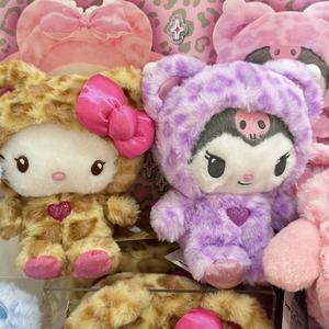 Entrega en 3-5 Días en EE. UU., Peluche de Hellokitty Leopardo Gal Kuma de 8 Pulgadas al Por Mayor, Muñeca de Hellokitty Guepardo de Peluche Suave y Abrazable - Product Image 2