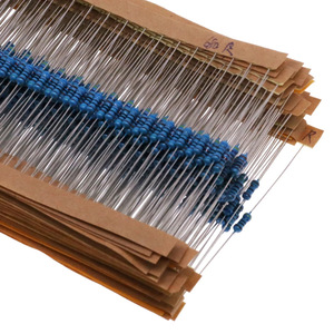 Resistencias de orificio pasante de 1/4W, 5 bandas, película metálica, 1% de tolerancia, 30 valores, 20 de cada, en paquete de tiras de cartón - Product Image 1