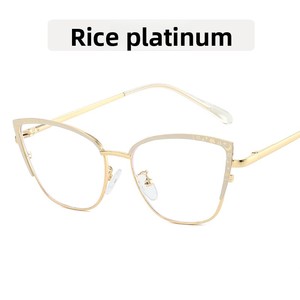 กรอบ<span class=keywords><strong>แว่น</strong></span>ตาแฟชั่นทรงแคทอายสีฟ้าอ่อนเมทัลลิก รุ่นใหม่ปี 2026 ป้องกันแสงสีฟ้า เปลี่ยนสีได้ น้ำหนักเบา <span class=keywords><strong>ขา</strong></span><span class=keywords><strong>แว่น</strong></span>แบบสปริง - Product Image 5