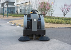 Spazzatrice <span class=keywords><strong>Industriale</strong></span> Elettrica Cavalcabile per <span class=keywords><strong>Pulizia</strong></span> Stradale con Tramoggia Grande per Carichi Pesanti - Product Image 2