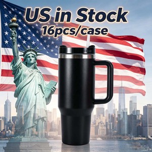 Disponibile negli Stati Uniti: Bottiglia d'Acqua H2.0 Nera Senza BPA da 40 Oz, Tazza da Viaggio con Rivestimento in Polvere, Bicchiere da Auto da 40 Oz con Manico - Product Image 1