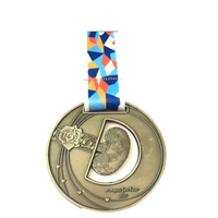Trophées et médailles sportifs de champion des employés vierges personnalisés pour la troisième place Médailles militaires de kickboxing