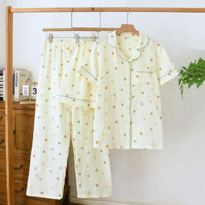PJ-045 Pijamas de gasa de algodón puro para mujer, conjunto de dos piezas con estampado de corazones y manga corta para uso doméstico, ropa de dormir de verano - Product Image 1