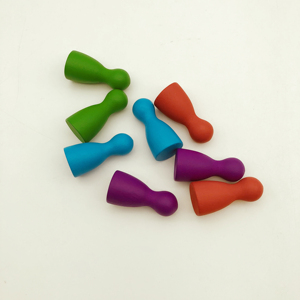 Piezas de Juego de Mesa de Madera Coloridas Personalizadas y Peones de Plástico - Product Image 5
