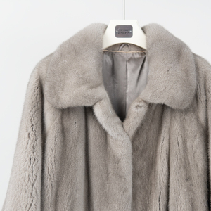 <span class=keywords><strong>Cappotto</strong></span> <span class=keywords><strong>Lungo</strong></span> in Vera Pelliccia <span class=keywords><strong>di</strong></span> <span class=keywords><strong>Visone</strong></span> Grigio NAFA per Donna, Lussuoso e Personalizzato, <span class=keywords><strong>di</strong></span> Alta Qualità a Prezzo All'Ingrosso - Product Image 3