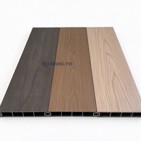 Dalles de sol emboîtables modernes en WPC pour terrasses extérieures, imperméables, finition grain de bois plastique modifié pour jardins, parcs et balcons
