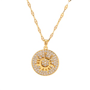 Collar de Mujer de Alta Calidad Chapado en Oro con Colgante Redondo de Zirconia en Forma de Sol - Product Image 1