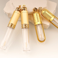 Tubes de brillant à lèvres vides de luxe dorés de 8 ml avec logo personnalisé, tubes applicateurs de brillant à lèvres uniques en forme de couronne, contenants d'emballage cosmétique