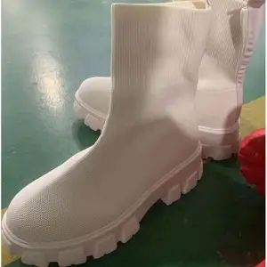 आकार 35-43 फैशन आकस्मिक ठोस 2022 बुना हुआ टखने की महिलाओं के लिए ऊपरी सॉक सर्दियों के जूते जूते