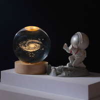 Sphère de verre de 8cm Base en bois 3D Planète Boule de cristal solaire Veilleuse