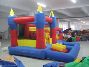 Château Gonflable en Nylon avec Piscine à Balles, Installation Facile, Capacité 300 kg, Idéal pour le Divertissement des Enfants dans les Parcs d'Aventure et les Garderies - Product Image 2