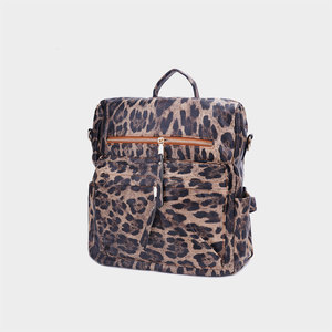 กระเป๋าเป้สะพายหลังโพลีเอสเตอร์กันน้ำสำหรับผู้หญิงลายเสือดาวความจุขนาดใหญ่สายสะพายไหล่แบบถอดได้กระเป๋าเดินทางแบบมีซิป รุ่น 152164 - Product Image 4