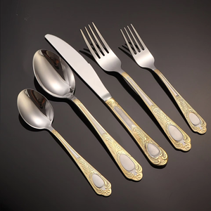 Juego de Cubiertos Europeos de Lujo de Acero Inoxidable Dorado Ecológico con Soporte para Boda, para Restaurante (Cuchillo, Tenedor, Cuchara de Postre) - Product Image 3