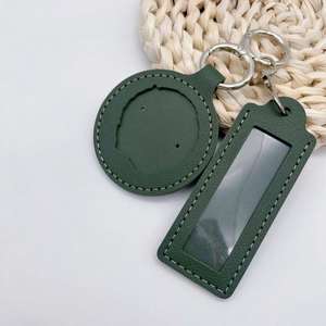 หนัง PU ทนทานมีพื้นผิว สำหรับใส่ AirTag พร้อมตัวล็อคแบบก้ามปู ที่ใส่บัตรประจำตัวรูปทรงสี่เหลี่ยมผืนผ้า สำหรับห้องพักโรงแรม สำนักงาน กระเป๋าใส่ของ ใหม่ - Product Image 3