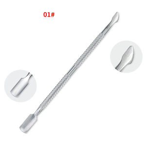 Empujador y Removedor de Cutículas Profesional de Acero Inoxidable Plateado, Herramientas de Pedicura y Manicura de 12.5cm para Uñas de Manos y Pies - Product Image 1
