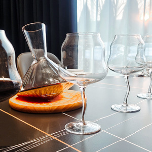 Nuovo Design Personalizzato, Bicchieri da Vino a Forma Irregolare, Calici per Vino Rosso con Motivo <span class=keywords><strong>Uomo</strong></span> Ubriaco - Product Image 3