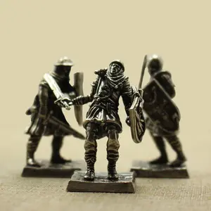 Adornos de metal medievales Huaqi OM02 legión soldados modelo de juguete artesanías de metal de cobre puro para adorno de coche