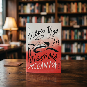 Les garçons mignons sont toxiques par Megan Fox, livre de fiction anglaise en brochure, poésie sur l'amour et le cœur brisé - Product Image 1