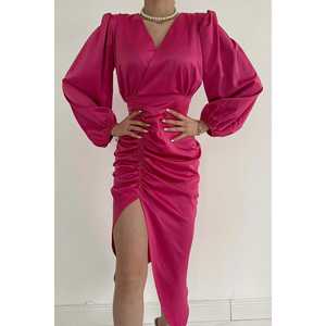 Vestido de satén fucsia con cuello en V y corte ajustado, cintura natural, para la noche - Product Image 3