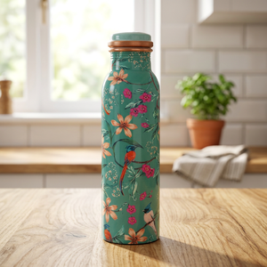 Bouteille d'eau élégante en cuivre avec imprimé floral botanique Aqua Flora, réutilisable, faite à la main, vaisselle traditionnelle indienne pour - Product Image 1