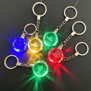 Porte-clés en cristal gravé au laser 3D exquis, avec éclairage LED, gravure intérieure de précision, cadeau promotionnel sur mesure pour l'image de marque d'entreprise - Product Image 1