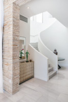 Escalier moderne intérieur CBMmart, norme australienne, double poutre, marches en marbre blanc, escalier en arc