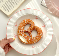 Service de vaisselle en porcelaine rose motif cœur et nœud papillon, mignon et kawaii, émaillé sous glaçure, assiettes et bols portables pour la maison et la restauration