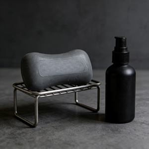 สบู่ดำสมุนไพรขัดผิวจากน้ำมันมะกอก 150 กรัม เป็นมิตรต่อสิ่งแวดล้อม ช่วยให้ผิวขาวกระจ่างใส ปรับแต่งสีและกลิ่นได้ - Product Image 1