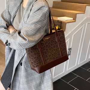 Niche Thiết Kế Leopard In PU Thể Thao Ngực Túi Dây Kéo Cao cấp Cảm Thấy Retro Đa Năng Thời Trang Vai Duy Nhất Của Phụ Nữ Túi - Product Image 5