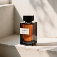 Bouteille en verre de parfum de luxe vide personnalisé OEM 10ml-100ml d'huile cosmétique carrée avec pulvérisateur à pompe pour cadeau