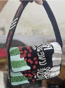 กระเป๋าถือปักลายลูกปัดเม็ดเล็กสุดหรูพร้อมสายคล้องปรับระดับได้ทำด้วยมือในสไตล์ที่เป็นเอกลักษณ์ - Product Image 6