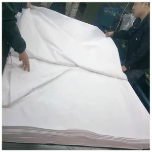 الصين الصانع النسيج Percale عادي نسج 120gsm 200T cvc النسيج للفندق أغطية سرير في لفة