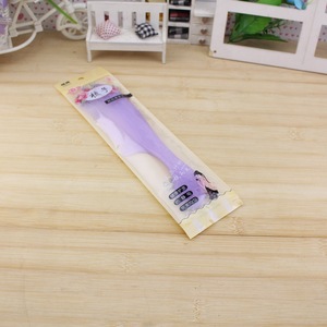 หวีผมพลาสติก 15 ซม. คละสี สำหรับใช้ในบ้าน สีทึบ - Product Image 3