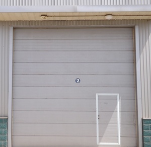 2025Hot Sale chinois électrique sectionnel portes de <span class=keywords><strong>garage</strong></span> coulissantes avec fenêtres et <span class=keywords><strong>porte</strong></span> piétonne - Product Image 3