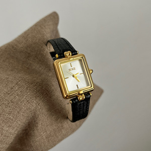 <span class=keywords><strong>Orologio</strong></span> al Quarzo Quadrato Vintage Elegante IEKE con <span class=keywords><strong>Cinturino</strong></span> in <span class=keywords><strong>Pelle</strong></span>, <span class=keywords><strong>Orologio</strong></span> Artistico da <span class=keywords><strong>Donna</strong></span> Stile Medievale Dorato, Regalo Retrò Squisito - Product Image 2