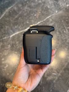 Appareil photo reflex numérique Canon EOS 600D d'occasion, capteur APS-C, bon état de fonctionnement, pour débutants - Product Image 3