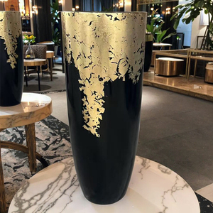 Jarrón de Fibra de Vidrio de Estilo Europeo Abstracto Nórdico de Alta Gama, Maceta de Lujo con Lámina Dorada para Decoración del Hogar, Sala de Estar o Jardín - Product Image 4