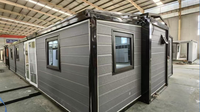 Maison conteneur pliable de 40 pieds en panneaux sandwich respirants, 6 chambres, 1 salon, salle de bain, espace d'activités extérieur