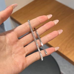 สร้อยข้อมือเทนนิสเงินแท้ S925 ประดับเพชรคิวบิกเซอร์โคเนีย ดีไซน์โดดเด่น สวยหรู เหมาะสำหรับผู้หญิง - Product Image 6